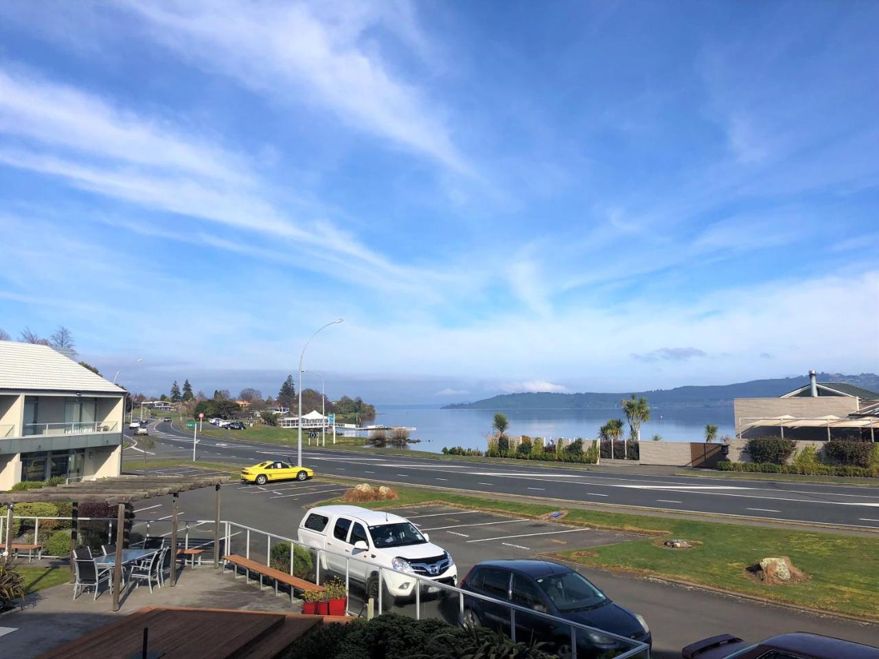 Getaway At The Lake. Taupo Bagian luar foto