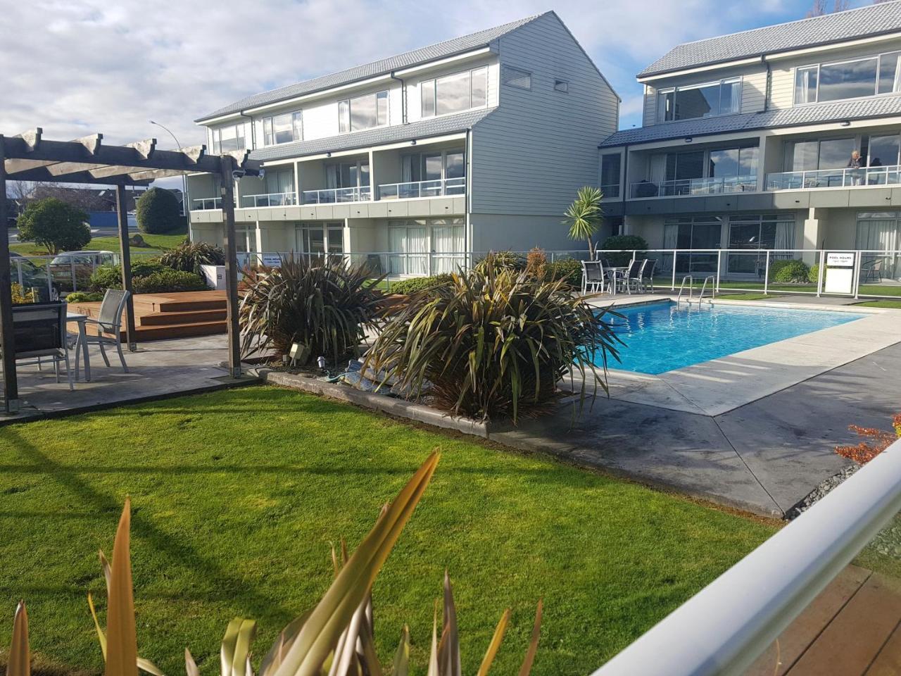 Getaway At The Lake. Taupo Bagian luar foto